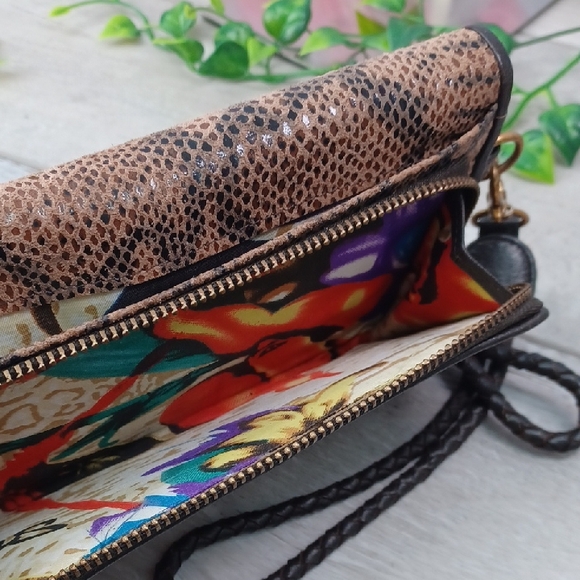 Sharif Wallet Wristlet - Picture 7 of 11